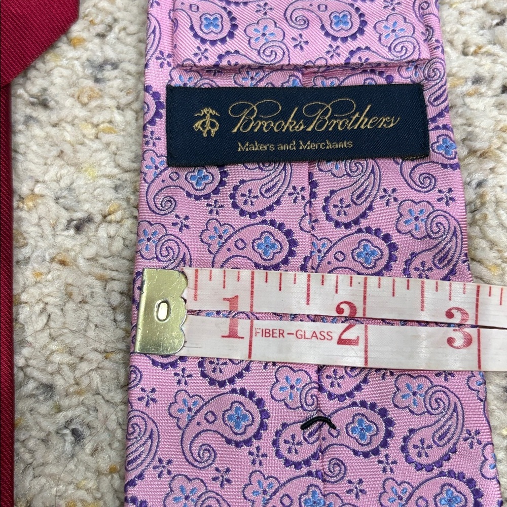 Brooks Brothers Red and Pink Paisley Ties - Picture 4 of 5
